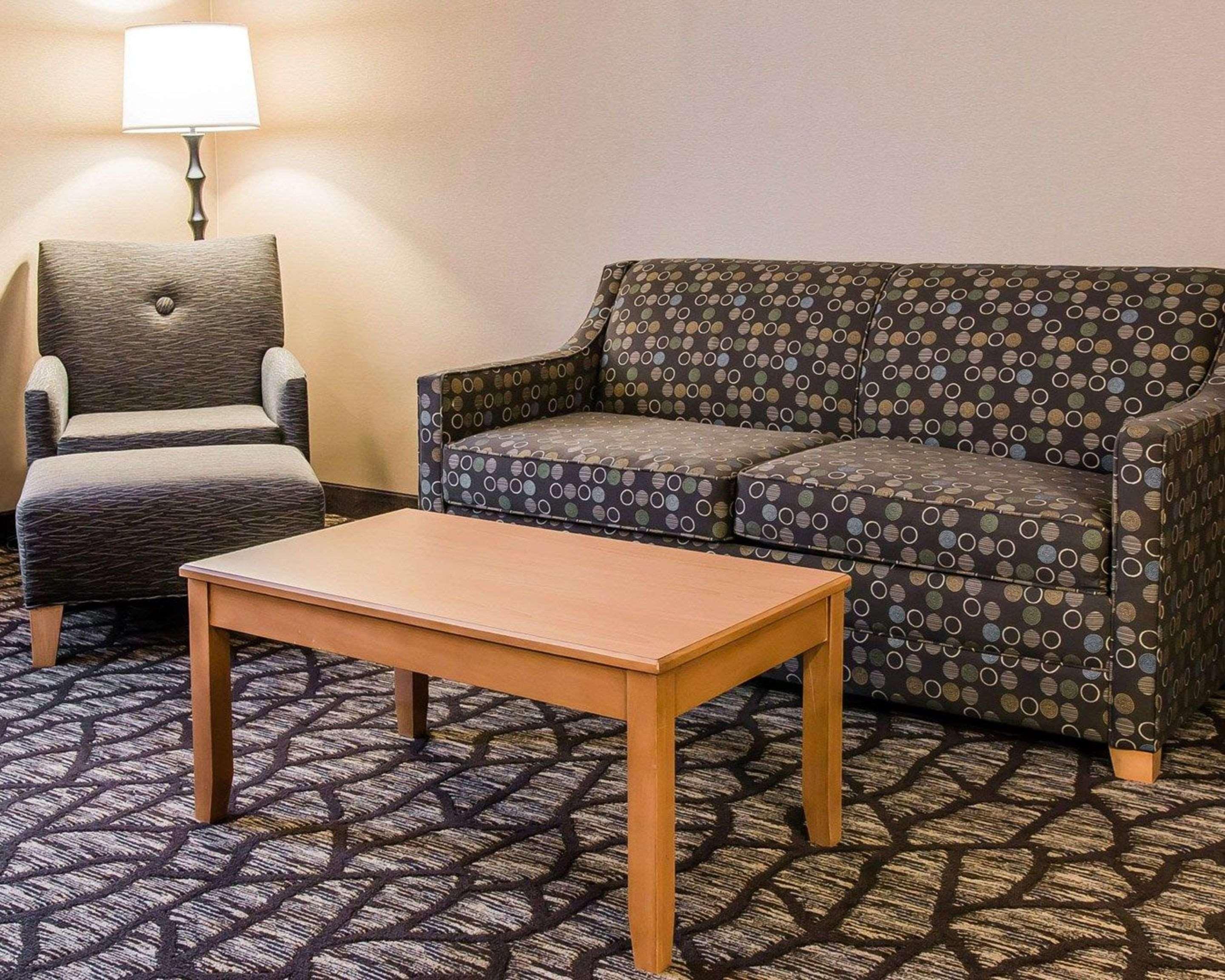Quality Inn & Suites Warren - Detroit Eksteriør bilde
