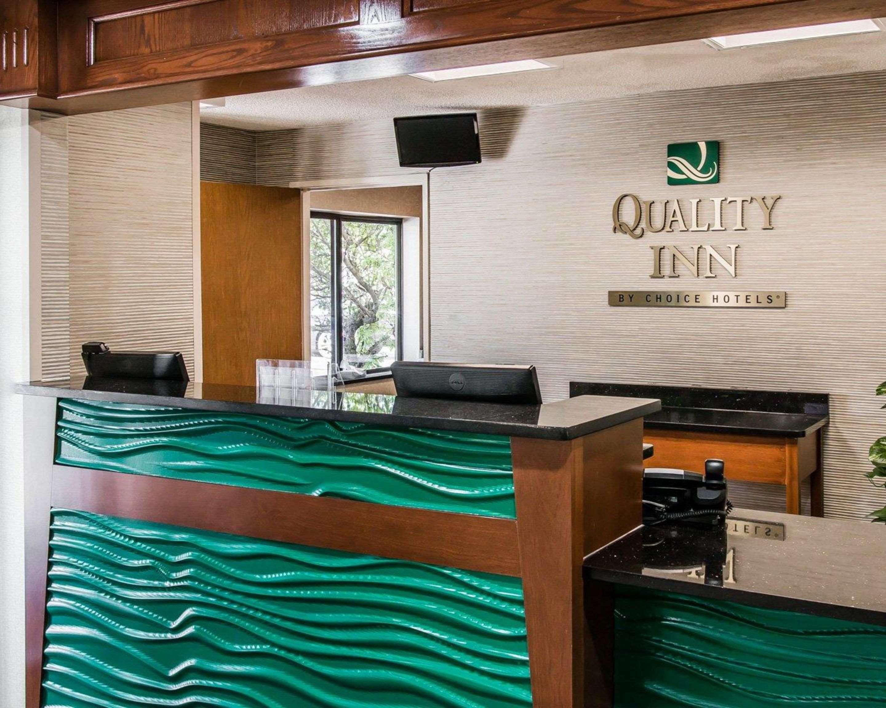 Quality Inn & Suites Warren - Detroit Eksteriør bilde