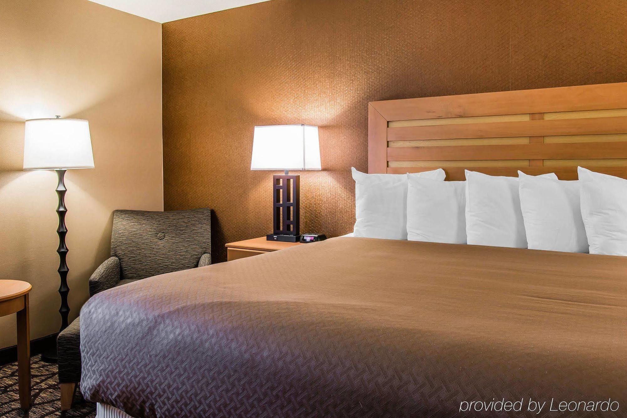 Quality Inn & Suites Warren - Detroit Eksteriør bilde